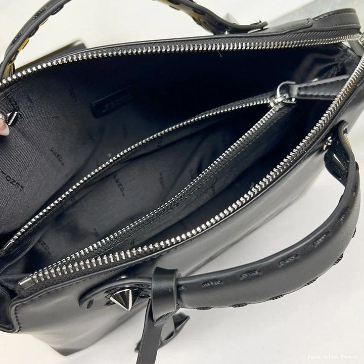 Vintage HOT ROMA Bag By Way In Leather Calf Boston Fendi Black Medium Logo The 0802